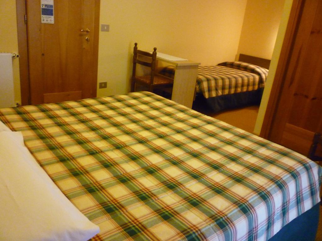 Hotel I Rododendri Valfurva Zimmer foto