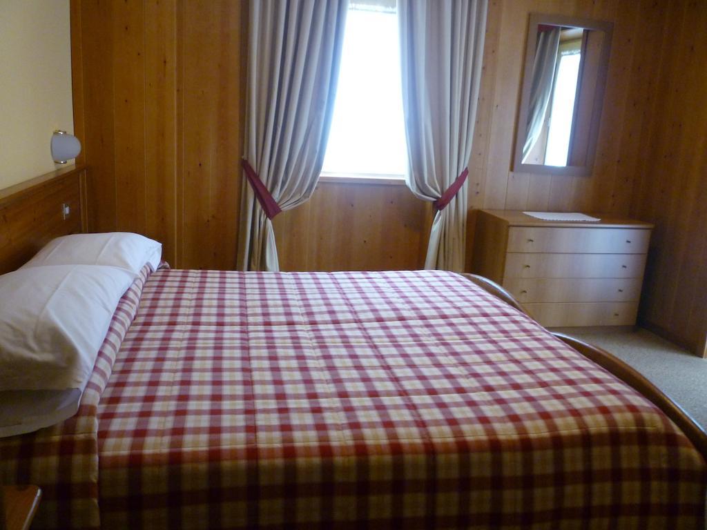 Hotel I Rododendri Valfurva Zimmer foto