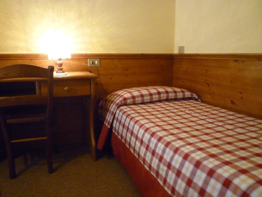 Hotel I Rododendri Valfurva Zimmer foto
